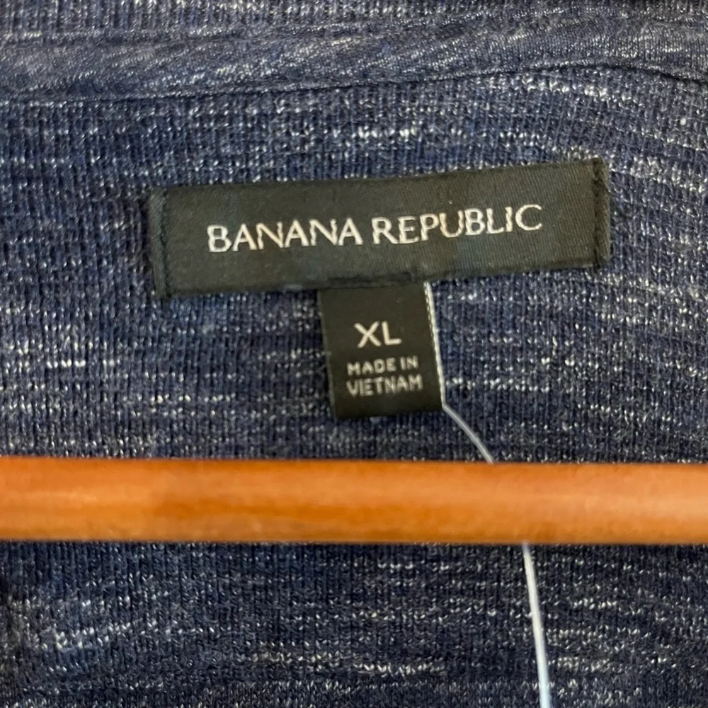 Men’s Banana Republic Blue L/S Henley Shirt